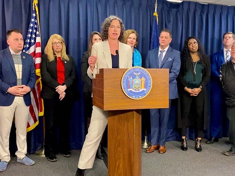 Metzger Speaks in Albany